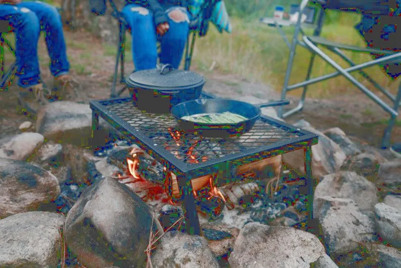 HEAVY DUTY STEEL CAMP GRILL -